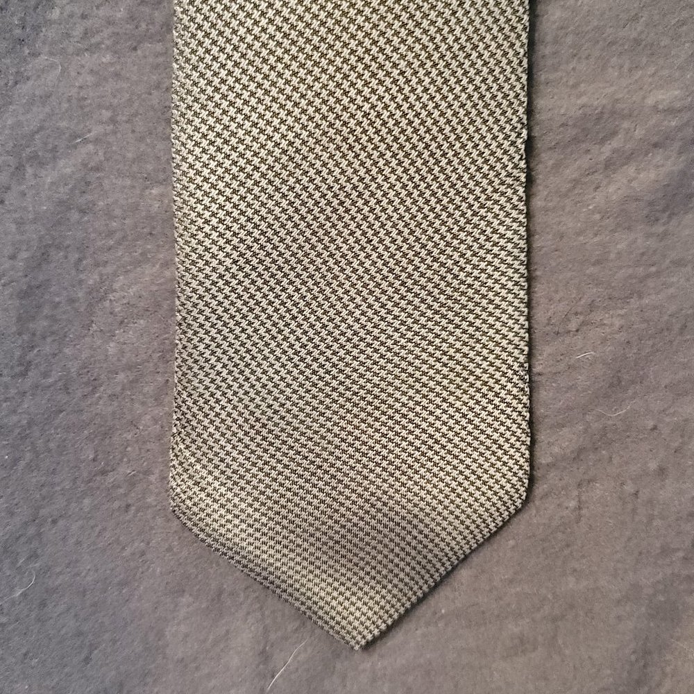 Yves Saint Laurent Grey Checkered Necktie - Used - 100% Silk.